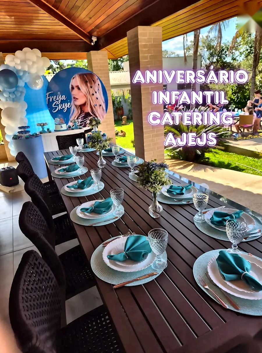 Mesa posta e decoração para evento infantil com catering Ajejs